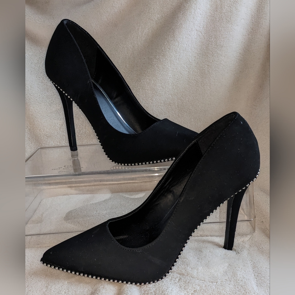 Size 8.5 Qupid black stilettos‎